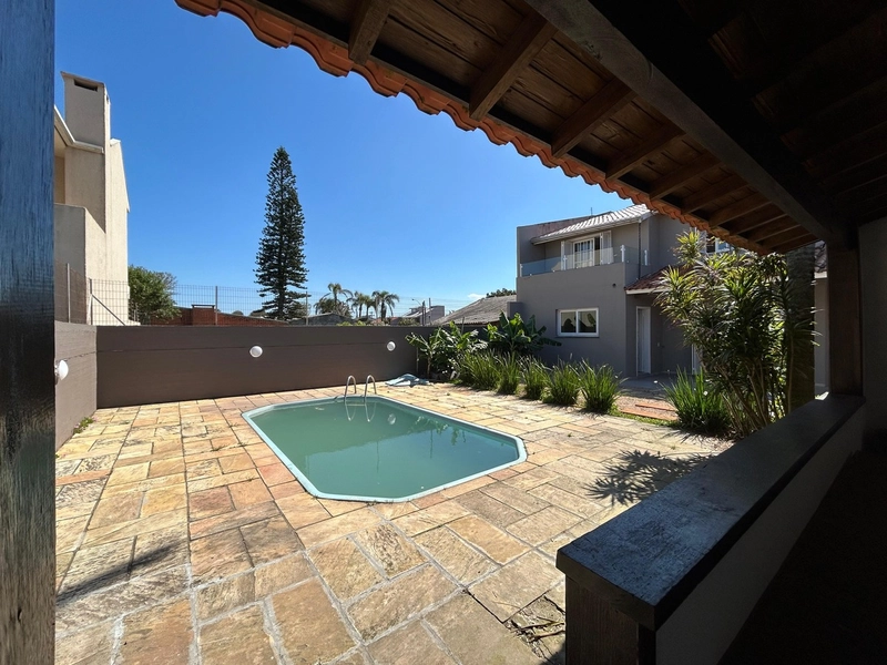 Sobrado 4 dormitórios com piscina: 11ª foto da galeria de imagens do imóvel