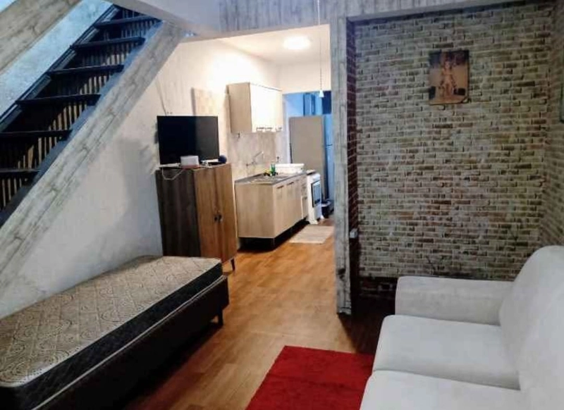 Duplex mobiliado a 2 quadras do mar: 4ª foto da galeria de imagens do imóvel
