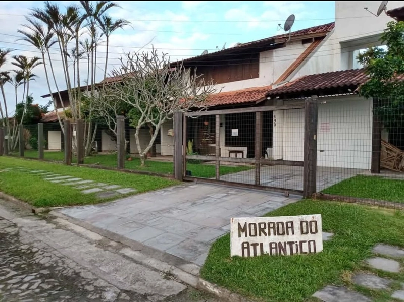 Duplex mobiliado a 2 quadras do mar: 1ª foto da galeria de imagens do imóvel