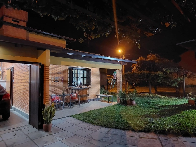 Linda casa próximo ao mar com 4 dormitórios: 5ª foto da galeria de imagens do imóvel