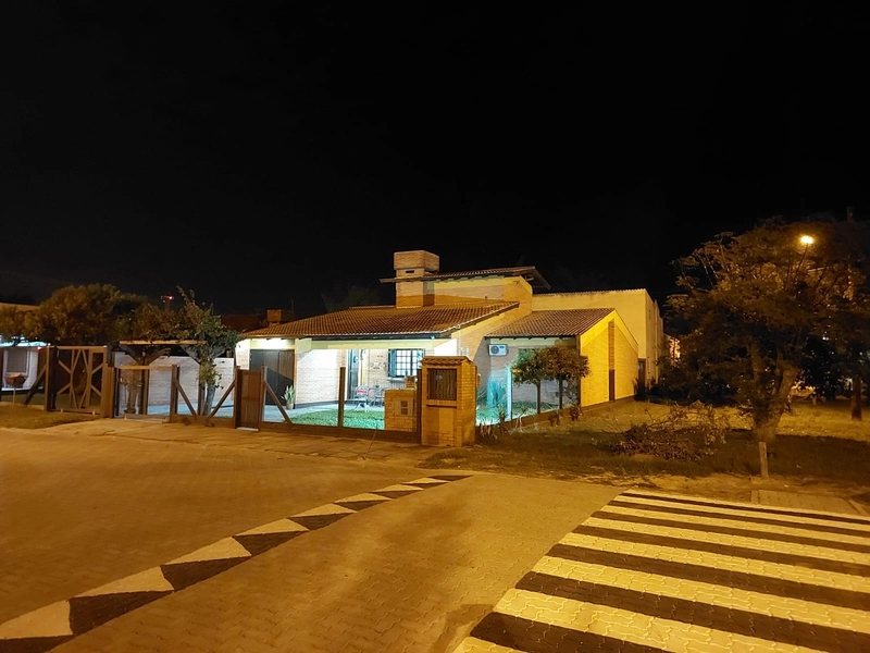 Linda casa próximo ao mar com 4 dormitórios: 10ª foto da galeria de imagens do imóvel