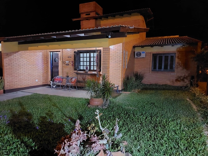 Linda casa próximo ao mar com 4 dormitórios: 14ª foto da galeria de imagens do imóvel
