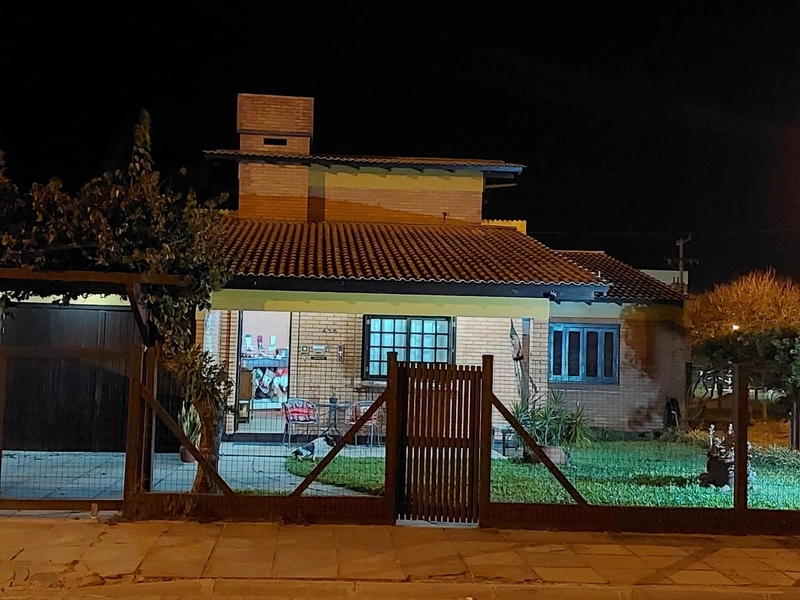 Linda casa próximo ao mar com 4 dormitórios: 19ª foto da galeria de imagens do imóvel