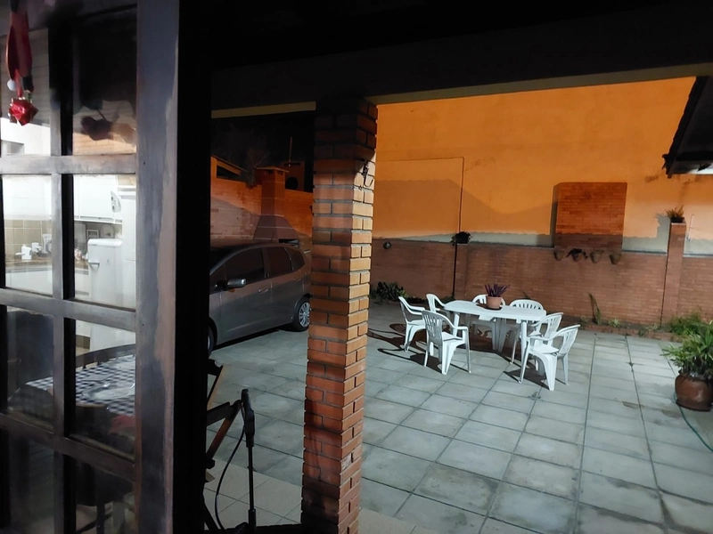 Linda casa próximo ao mar com 4 dormitórios: 9ª foto da galeria de imagens do imóvel