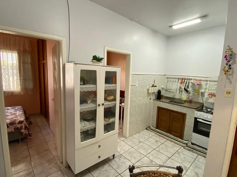 Apto com 2 dormitórios, 1 banheiro, sala e cozinha conjugadas.: 3ª foto da galeria de imagens do imóvel