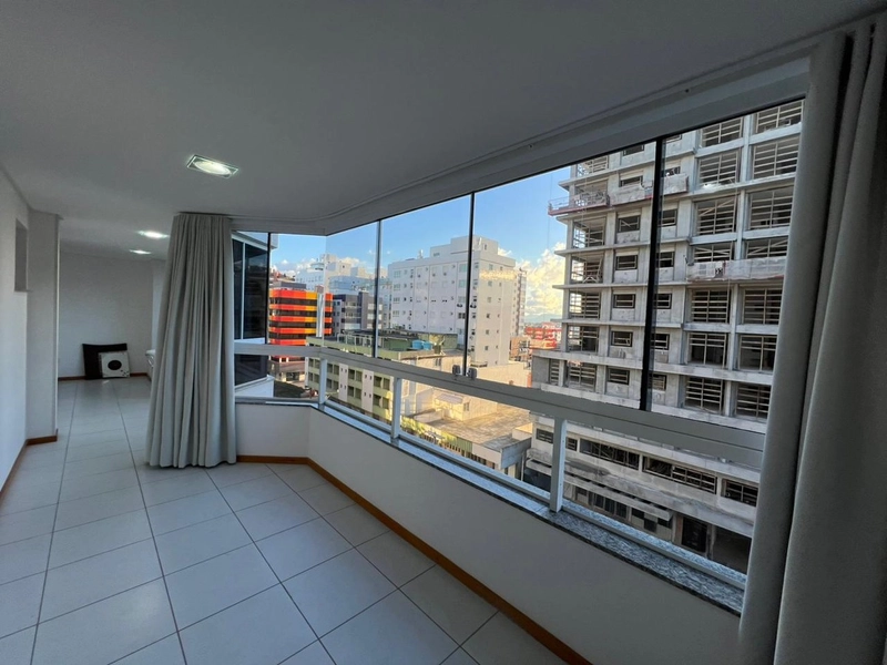 Sacada ampla e ensolarada no Bairro Zona Nova!: 5ª foto da galeria de imagens do imóvel