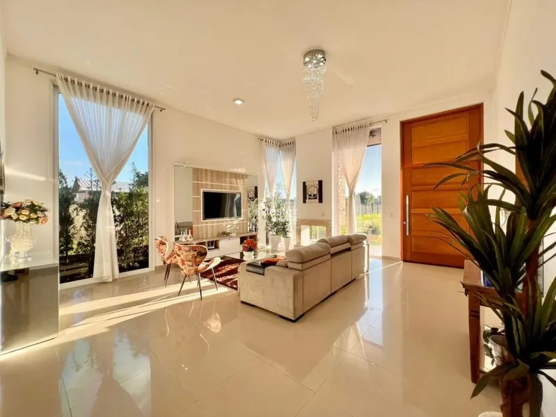 Casa térrea com localização exclusiva em condomínio fechado!: 2ª foto da galeria de imagens do imóvel
