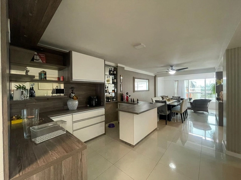 Apartamento espaçoso, 1 quadra do mar!: 8ª foto da galeria de imagens do imóvel