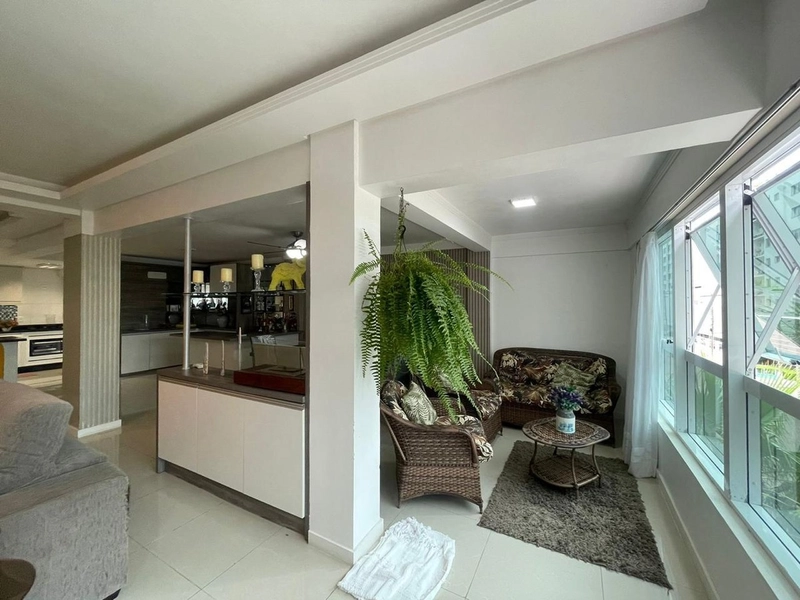 Apartamento espaçoso, 1 quadra do mar!: 5ª foto da galeria de imagens do imóvel