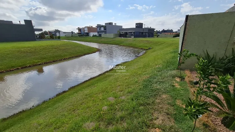 Sobrado na beira do lago!: 30ª foto da galeria de imagens do imóvel