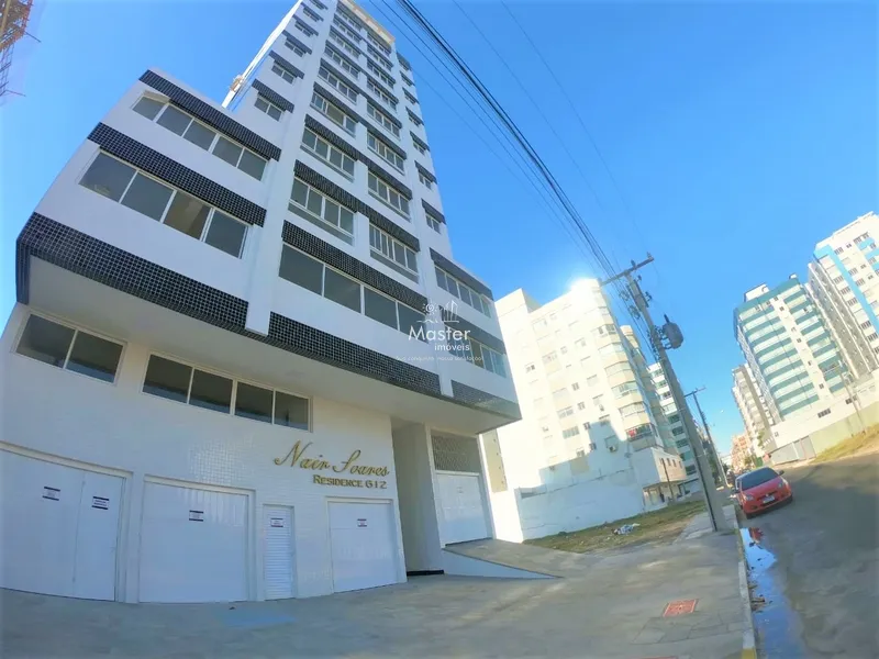 Apartamento de frente, com terraço, apenas uma quadra do mar!: 2ª foto da galeria de imagens do imóvel