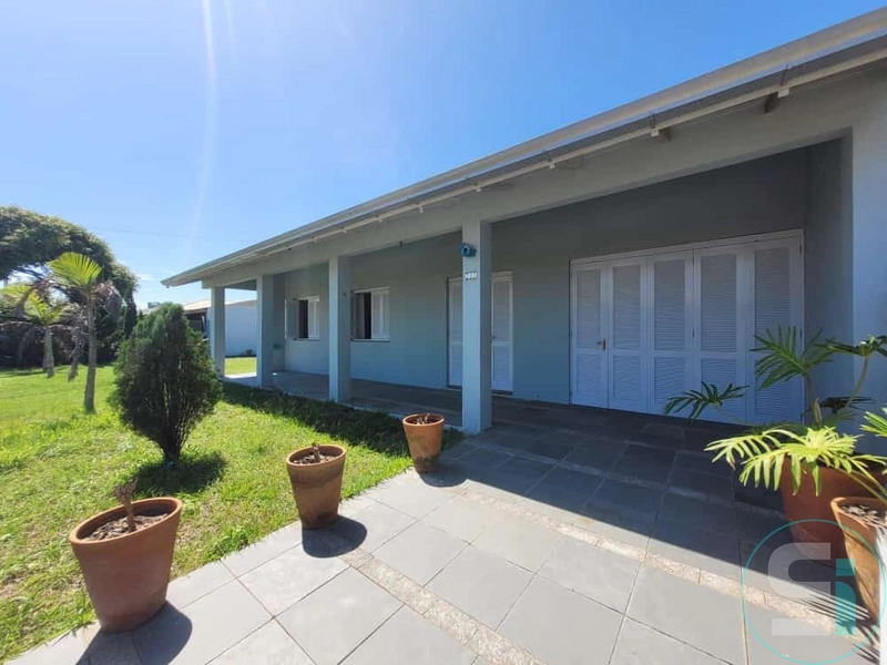 Maravilhosa Casa Térrea Mobiliada com 2 Terrenos: 1ª foto da galeria de imagens do imóvel