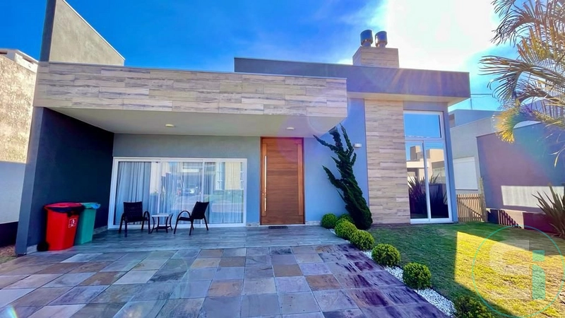 Casa de alto padrão com 4 suítes  em condomínio fechado