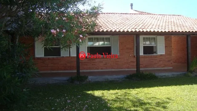 XANGRI-LÁ - CASA TÉRREA AUMA QUADRA DO MAR: 1ª foto da galeria de imagens do imóvel