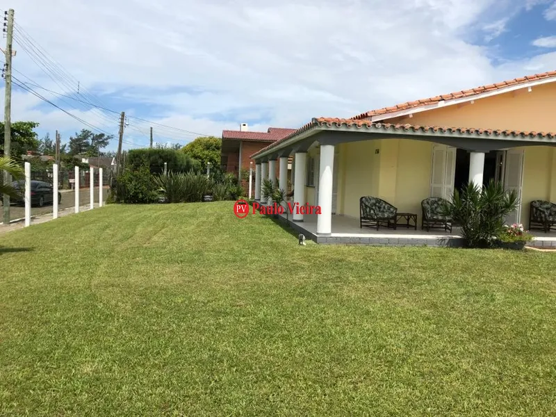 ATLÂNTIDA - CASA DE ESQUINA COM TERRENO DIFERENCIADO: 2ª foto da galeria de imagens do imóvel