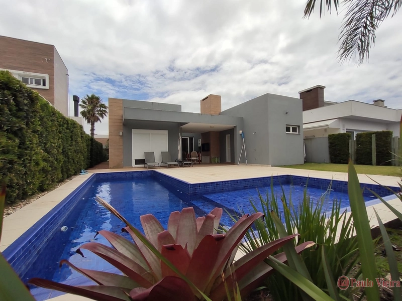 ENSEADA - CASA TÉRREA EM OTIMA LOCALIZAÇÃO