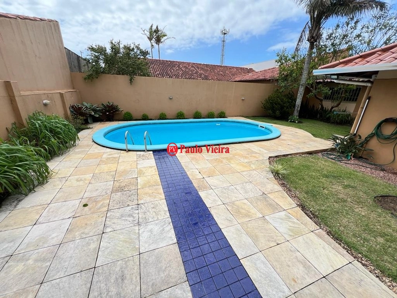 Casa com 4 dormitórios e piscina em Atlântida: 34ª foto da galeria de imagens do imóvel