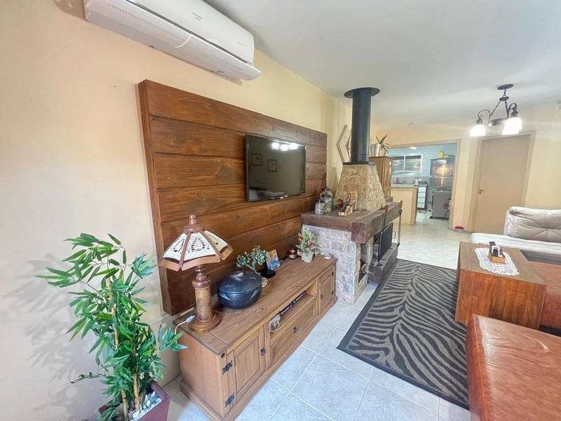 Casa com 4 dormitórios e piscina em Atlântida: 41ª foto da galeria de imagens do imóvel