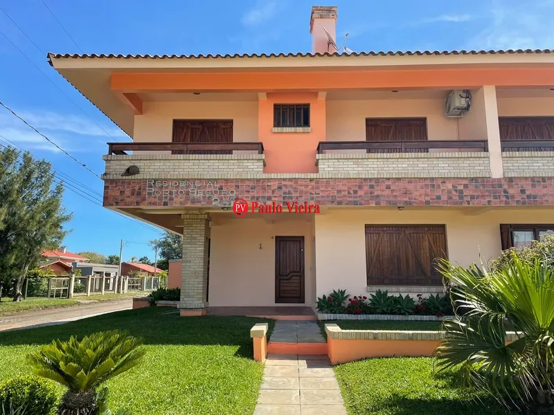 Duplex com 3 dormitórios próximo ao mar: 1ª foto da galeria de imagens do imóvel