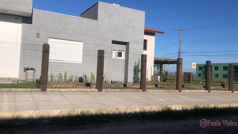 XANGRI-LA - SOBRADO EM 2 TERRENOS A UMA QUADRA DO MAR: 9ª foto da galeria de imagens do imóvel