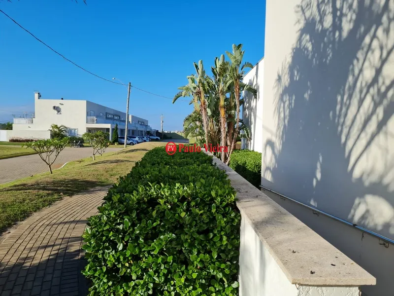 PATEO MARBELA - CASA GEMINADA EM OTIMA LOCALIZAÇÃO