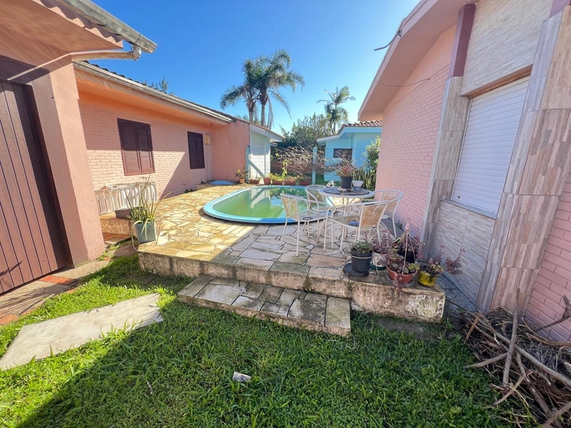 Casa com piscina próximo ao mar com 5 dormitórios: 2ª foto da galeria de imagens do imóvel