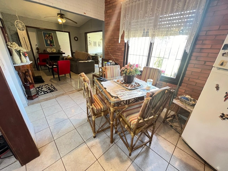 Casa com piscina próximo ao mar com 5 dormitórios: 7ª foto da galeria de imagens do imóvel