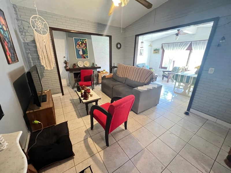 Casa com piscina próximo ao mar com 5 dormitórios: 8ª foto da galeria de imagens do imóvel