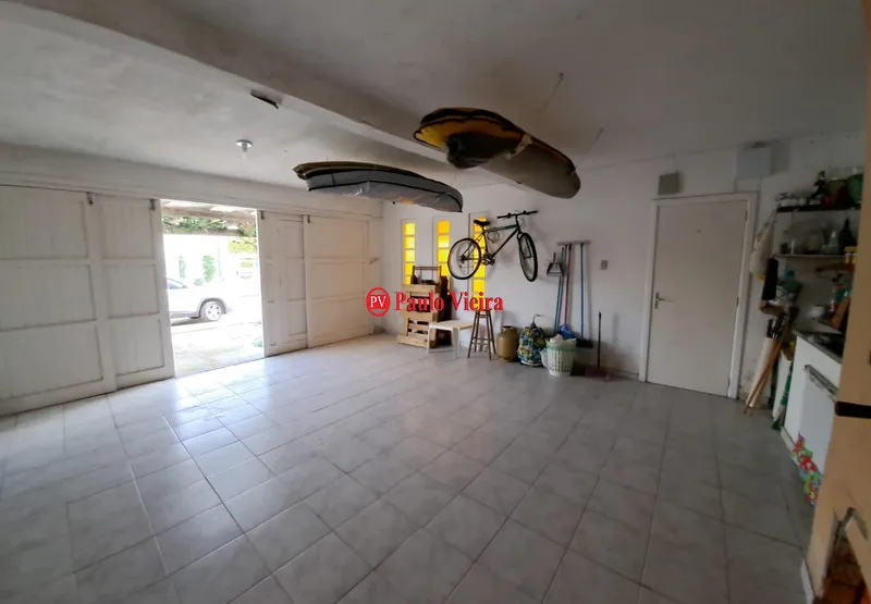 Casa com 4 dormitórios de esquina próximo ao mar: 8ª foto da galeria de imagens do imóvel