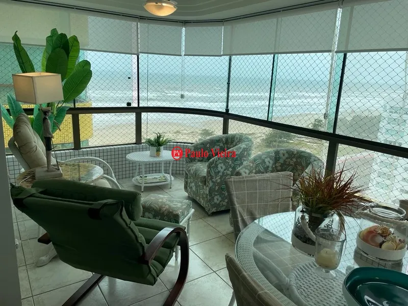 Apartamento com vista para o mar