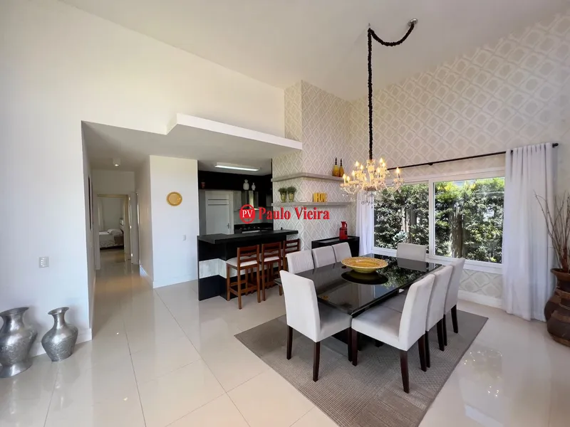 ENSEADA - LINDA RESIDÊNCIA TÉRREA: 4ª foto da galeria de imagens do imóvel