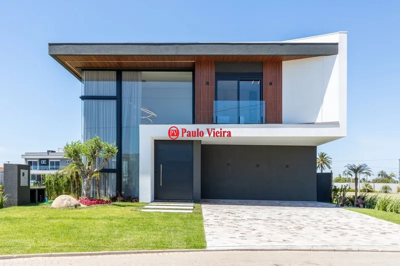 SENSE - AMPLO SOBRADO COM 6 SUITES