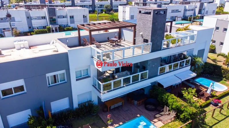 Maravilhosa cobertura no condomínio Rossi