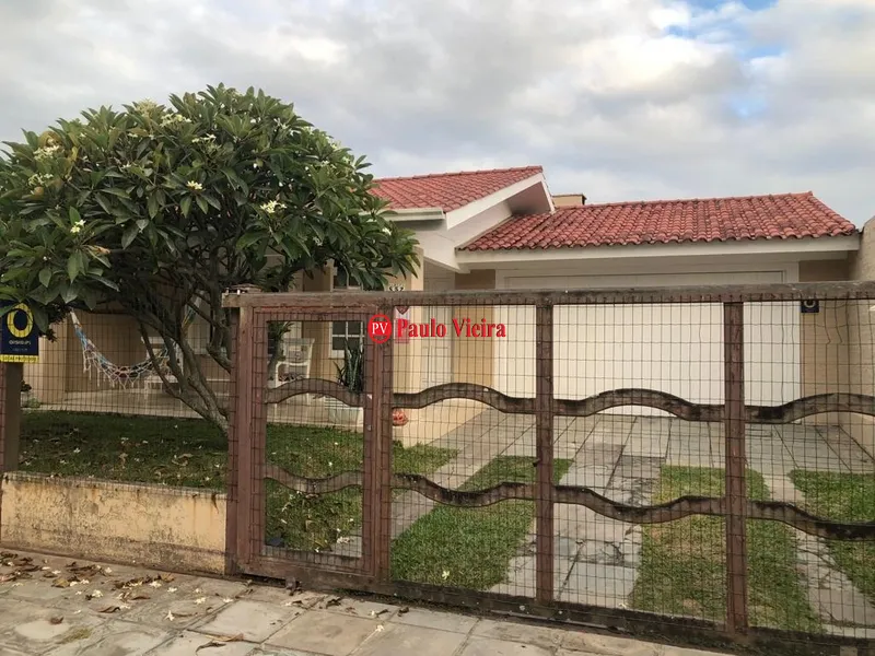 XANGRI-LÁ -  CASA TÉRREA HÁ UMA QUADRA DO MAR: 1ª foto da galeria de imagens do imóvel