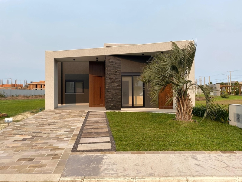 BOULEVARD - EXCELENTE CASA TÉRREA