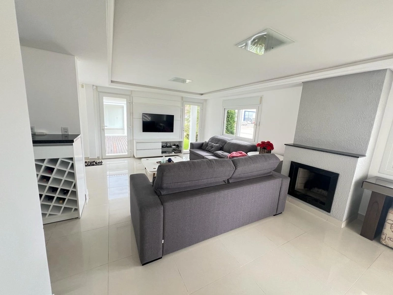 XANGRI-LÁ - NOIVA DO MAR -  ESPETACULAR CASA DE ESQUINA: 5ª foto da galeria de imagens do imóvel