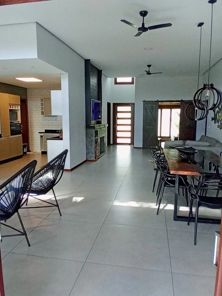 Casa em Condomínio Fechado com 4 dormitórios: 4ª foto da galeria de imagens do imóvel