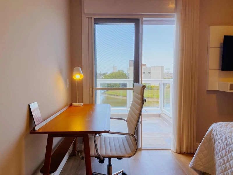 ROSSI - BELISSIMO SOBRADO BEIRA LAGO: 2ª foto da galeria de imagens do imóvel