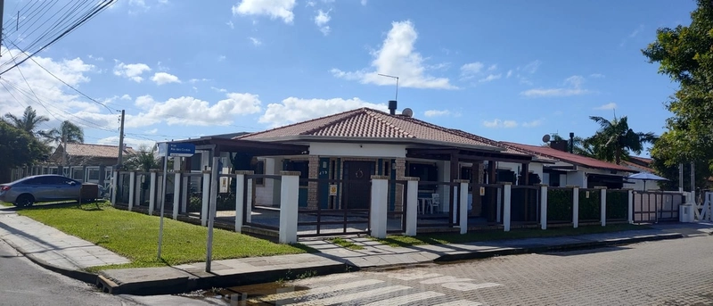 XANGRI-LÁ - Casa padrão diferenciado com 5 dormitórios: 2ª foto da galeria de imagens do imóvel