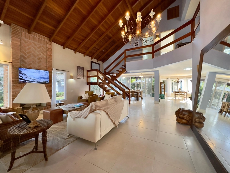 CARMEL - CASA EM POSIÇÃO SOLAR PRIVELIGIADA: 2ª foto da galeria de imagens do imóvel