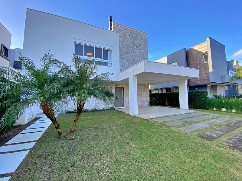 SEA COAST - SOBRADO EM ÓTIMA LOCALIZAÇÃO