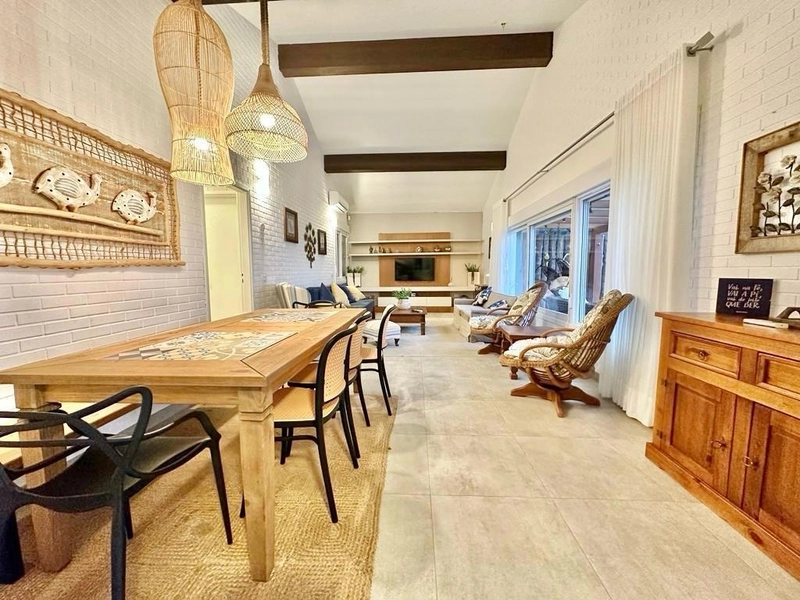 Casa Beira Mar com 4 dormitórios: 2ª foto da galeria de imagens do imóvel