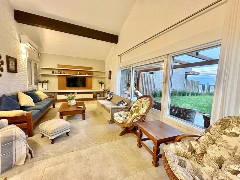 Casa Beira Mar com 4 dormitórios: 4ª foto da galeria de imagens do imóvel