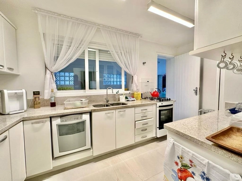 Casa Beira Mar com 4 dormitórios: 6ª foto da galeria de imagens do imóvel