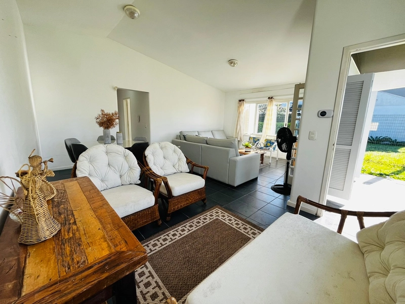 XANGRI-LÁ - CASA TÉRREA FRENTE MAR: 10ª foto da galeria de imagens do imóvel