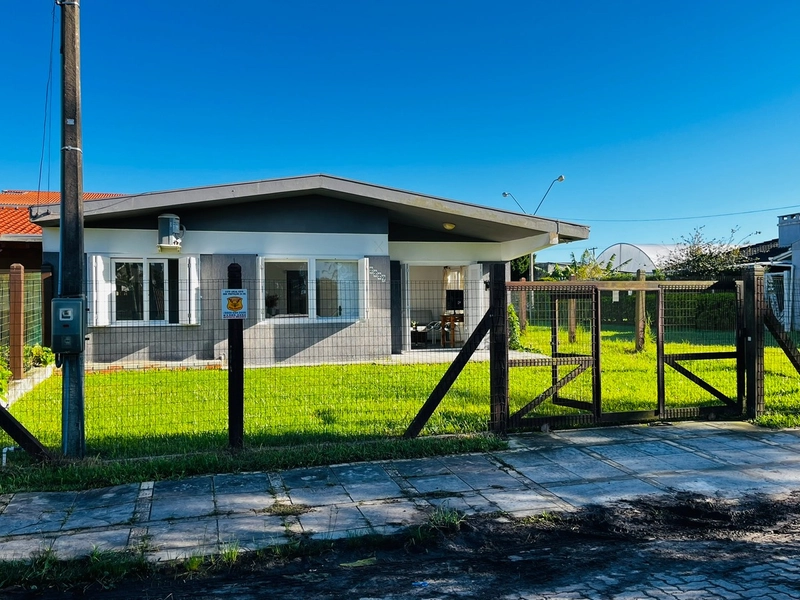 XANGRI-LÁ - CASA TÉRREA FRENTE MAR: 2ª foto da galeria de imagens do imóvel