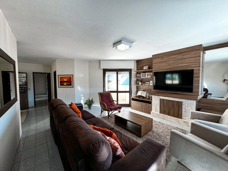 Casa com 4 dormitórios bem localizada em Capão da Canoa: 4ª foto da galeria de imagens do imóvel