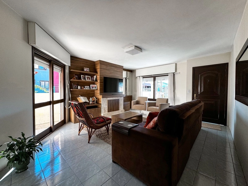 Casa com 4 dormitórios bem localizada em Capão da Canoa: 16ª foto da galeria de imagens do imóvel