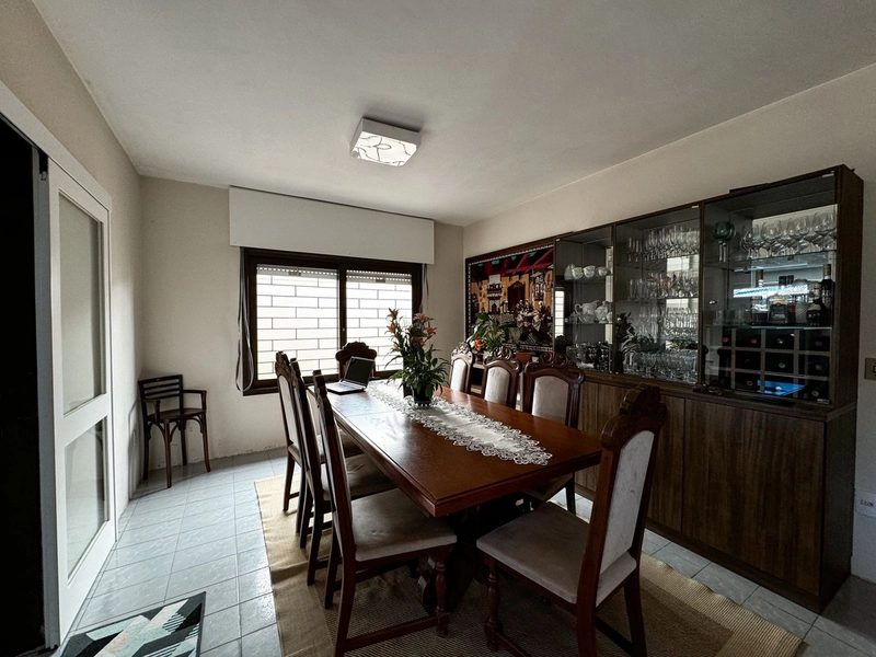 Casa com 4 dormitórios bem localizada em Capão da Canoa: 9ª foto da galeria de imagens do imóvel