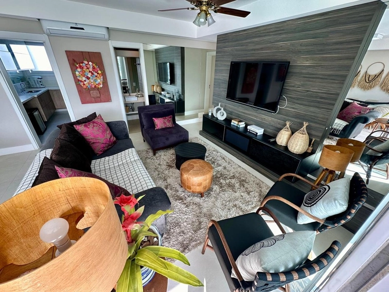 Casa com 4 dormitórios em Condomínio: 2ª foto da galeria de imagens do imóvel